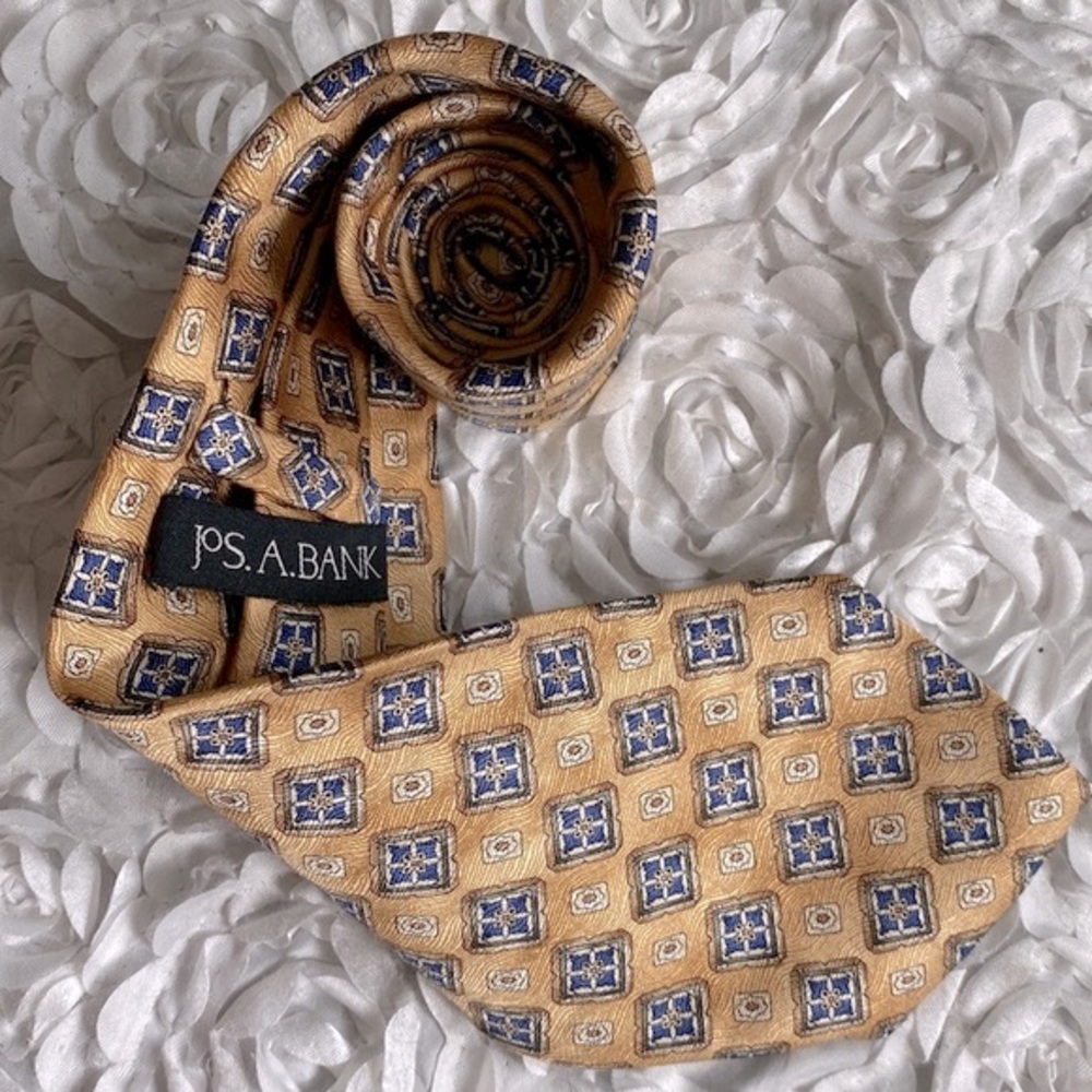 New Jos. A. Bank golden mens silk tie